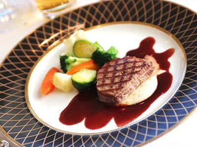 披露宴の料理・飲物の決定